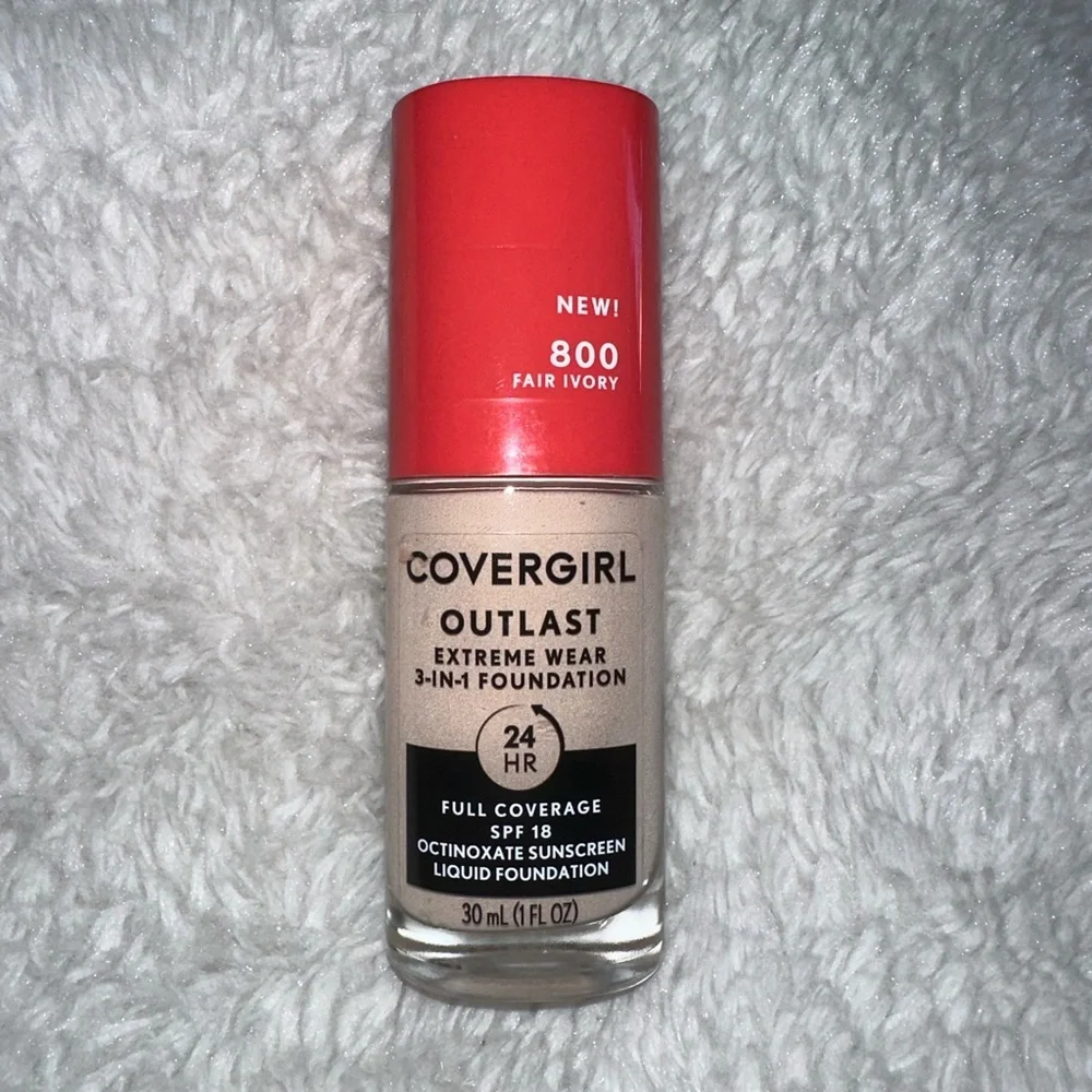 Covergirl Outlast Extreme Wear 3-in-1 Full Coverage Foundation, SPF 18 Sunscreen